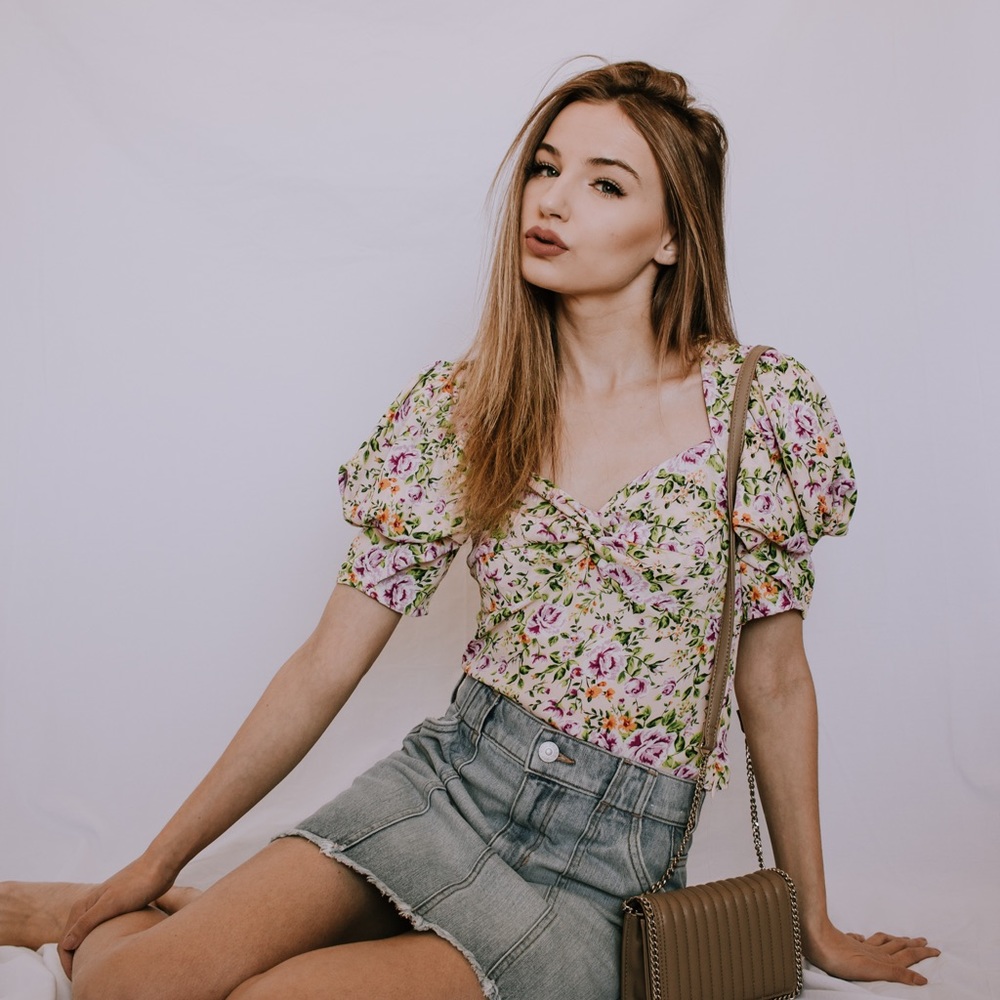 Floral Top with Puffy Sleeves